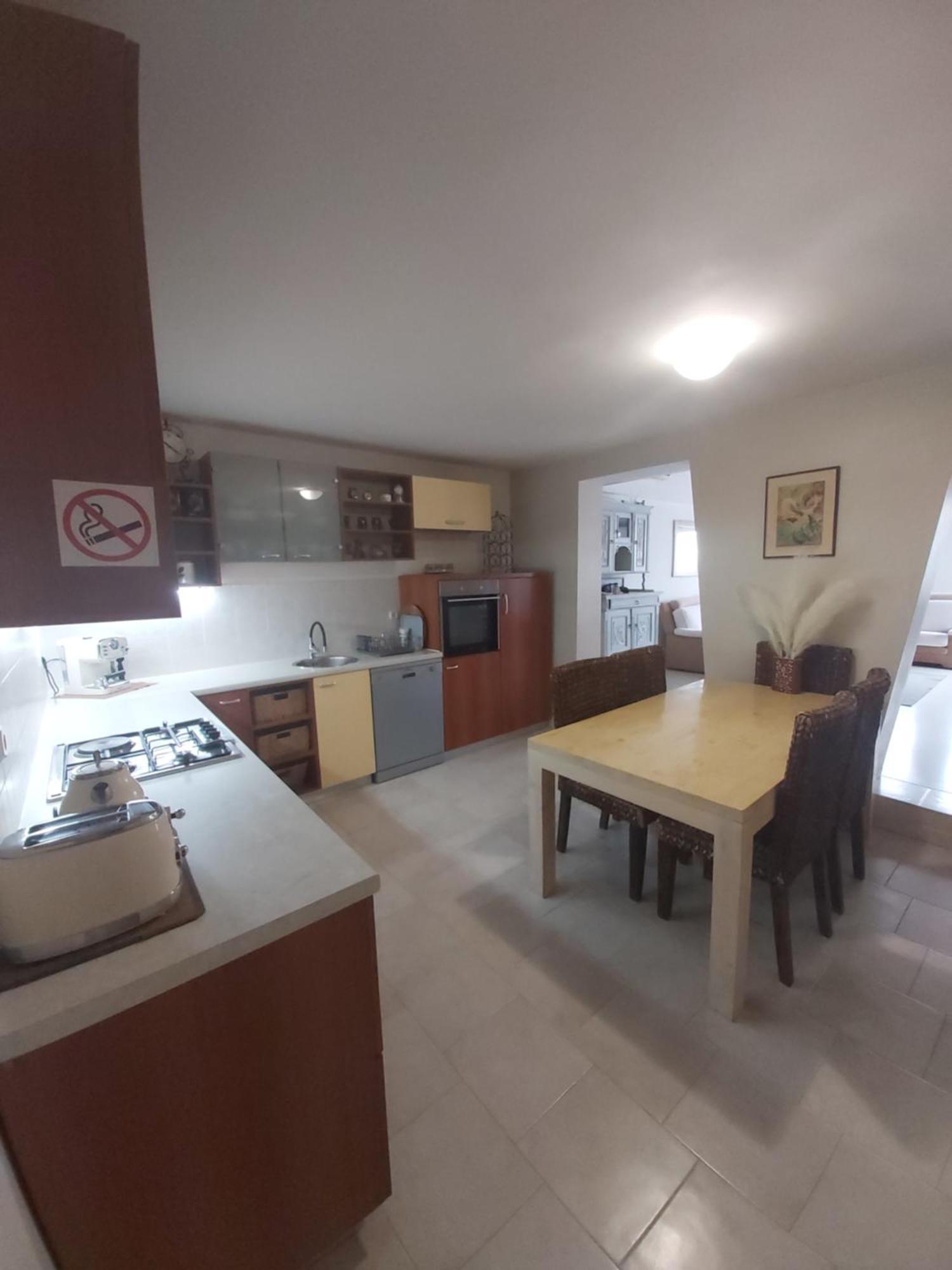 Apartman Luce With Shared Pool Zadar Extérieur photo