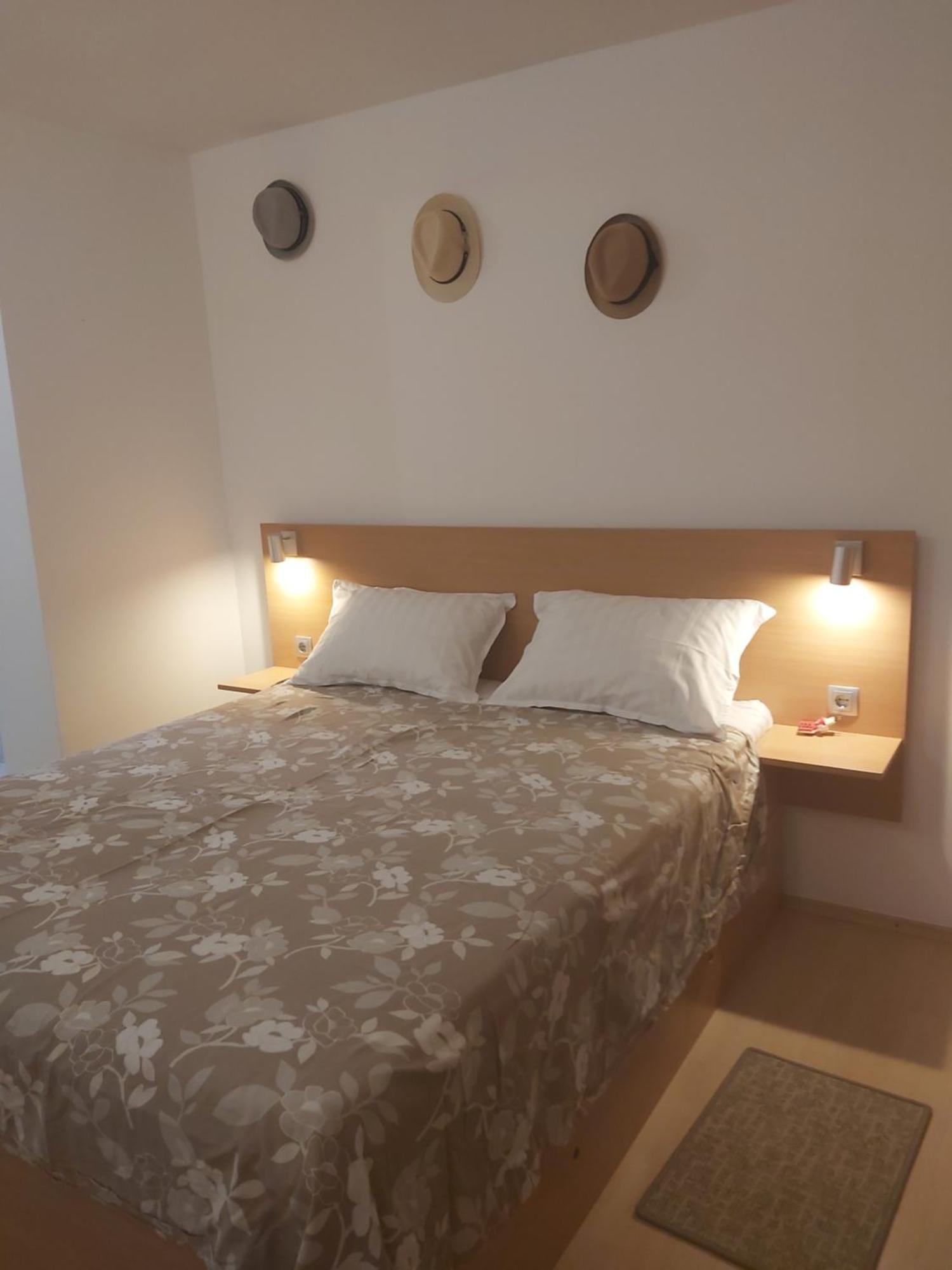 Apartman Luce With Shared Pool Zadar Extérieur photo
