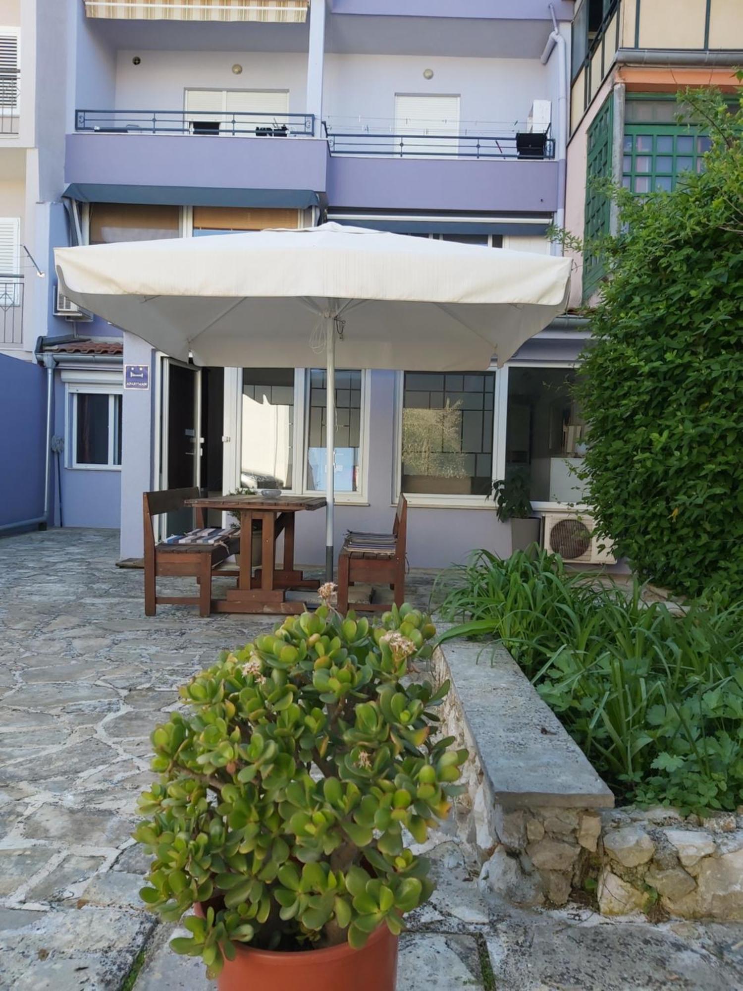 Apartman Luce With Shared Pool Zadar Extérieur photo
